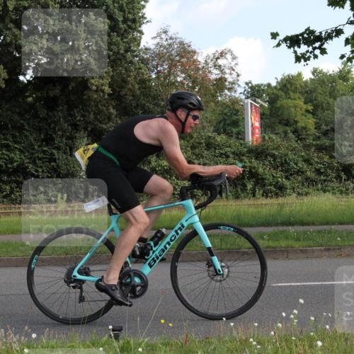 10.08.2025 - GEWOBA Citytriathlon Bremen Yannick Fuchs http://msf.ph/oto/8563525 10.08.2025 10:50:17 Radfahren 97, 161, 389, 406, 409, 426, 428, 441 meine-sportfotos.de