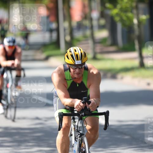 10.08.2025 - GEWOBA Citytriathlon Bremen Yannick Fuchs http://msf.ph/oto/8563537 10.08.2025 14:36:52 Radfahren 24, 41, 46, 106, 123, 136, 227, 239, 240, 263, 314, 521 meine-sportfotos.de