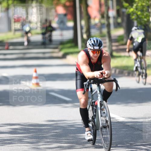 10.08.2025 - GEWOBA Citytriathlon Bremen Yannick Fuchs http://msf.ph/oto/8563542 10.08.2025 14:36:53 Radfahren 24, 41, 46, 106, 123, 136, 227, 239, 240, 257, 263, 314, 521 meine-sportfotos.de