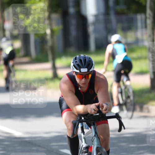 10.08.2025 - GEWOBA Citytriathlon Bremen Yannick Fuchs http://msf.ph/oto/8563549 10.08.2025 14:36:54 Radfahren 24, 41, 106, 123, 136, 227, 239, 240, 257, 263, 314, 521 meine-sportfotos.de