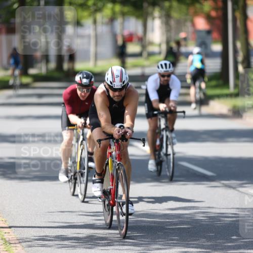 10.08.2025 - GEWOBA Citytriathlon Bremen Yannick Fuchs http://msf.ph/oto/8563556 10.08.2025 14:36:57 Radfahren 24, 57, 106, 123, 136, 227, 239, 240, 256, 257, 263, 314, 521 meine-sportfotos.de