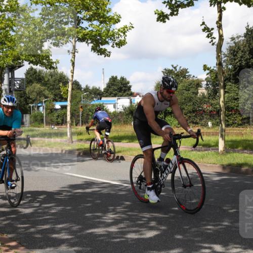10.08.2025 - GEWOBA Citytriathlon Bremen Yannick Fuchs http://msf.ph/oto/8563564 10.08.2025 12:38:17 Radfahren 557, 671, 761, 764, 782, 784, 825, 844, 853, 1018 meine-sportfotos.de