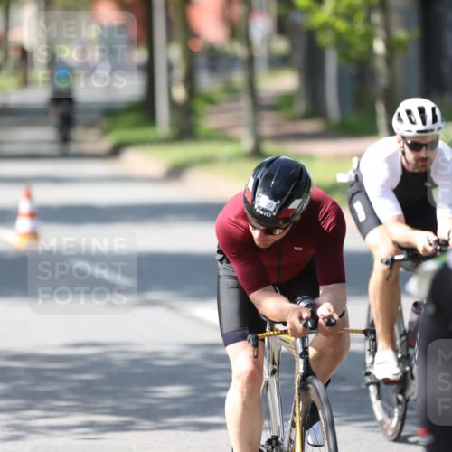 10.08.2025 - GEWOBA Citytriathlon Bremen Yannick Fuchs http://msf.ph/oto/8563565 10.08.2025 14:36:59 Radfahren 24, 57, 106, 136, 164, 227, 239, 240, 256, 257, 263, 314 meine-sportfotos.de