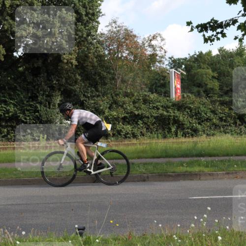10.08.2025 - GEWOBA Citytriathlon Bremen Yannick Fuchs http://msf.ph/oto/8563567 10.08.2025 10:50:31 Radfahren 97, 161, 389, 409, 428 meine-sportfotos.de