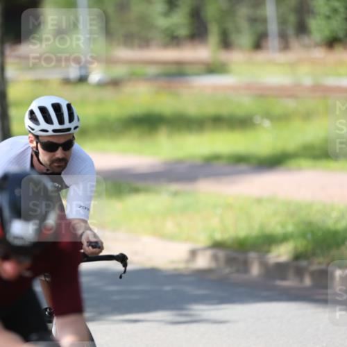 10.08.2025 - GEWOBA Citytriathlon Bremen Yannick Fuchs http://msf.ph/oto/8563571 10.08.2025 14:36:59 Radfahren 24, 57, 106, 136, 164, 227, 239, 240, 256, 257, 263, 314 meine-sportfotos.de