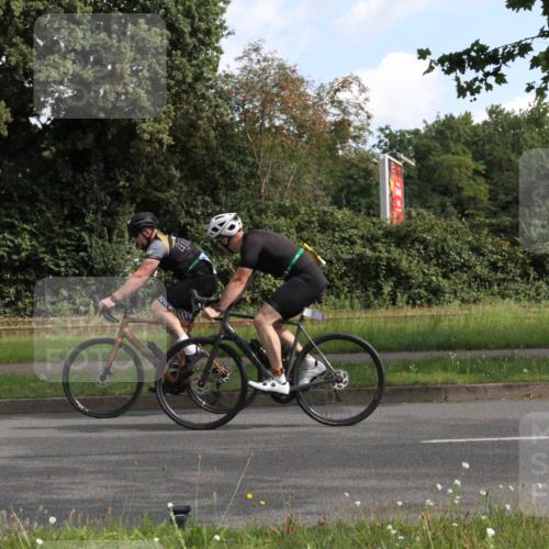 10.08.2025 - GEWOBA Citytriathlon Bremen Yannick Fuchs http://msf.ph/oto/8563572 10.08.2025 10:50:38 Radfahren 97, 389 meine-sportfotos.de