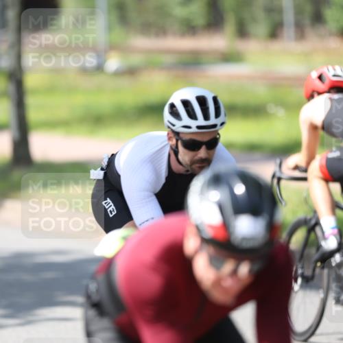 10.08.2025 - GEWOBA Citytriathlon Bremen Yannick Fuchs http://msf.ph/oto/8563574 10.08.2025 14:36:59 Radfahren 24, 57, 106, 136, 164, 227, 239, 240, 256, 257, 263, 314 meine-sportfotos.de