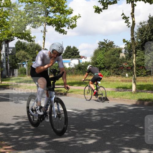 10.08.2025 - GEWOBA Citytriathlon Bremen Yannick Fuchs http://msf.ph/oto/8563575 10.08.2025 12:38:21 Radfahren 557, 671, 764, 782, 784, 825, 844, 853, 1018 meine-sportfotos.de
