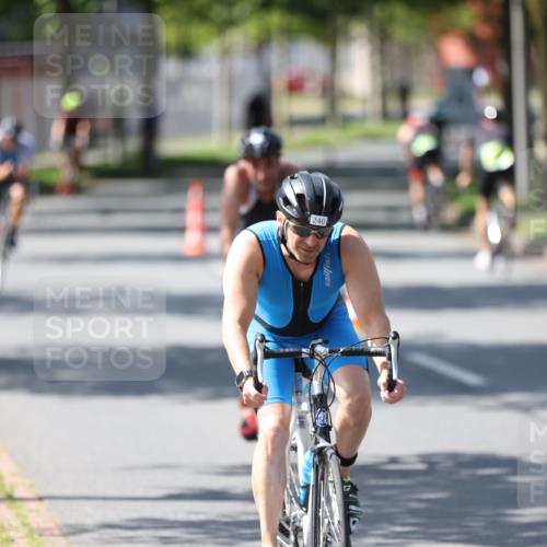 10.08.2025 - GEWOBA Citytriathlon Bremen Yannick Fuchs http://msf.ph/oto/8563582 10.08.2025 14:37:04 Radfahren 57, 78, 106, 121, 164, 227, 239, 240, 256, 257, 263, 314 meine-sportfotos.de