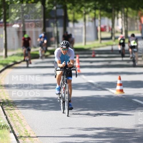 10.08.2025 - GEWOBA Citytriathlon Bremen Yannick Fuchs http://msf.ph/oto/8563592 10.08.2025 14:37:06 Radfahren 57, 78, 106, 121, 164, 227, 239, 240, 256, 257, 263 meine-sportfotos.de