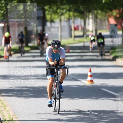 10.08.2025 - GEWOBA Citytriathlon Bremen Yannick Fuchs http://msf.ph/oto/8563597 10.08.2025 14:37:06 Radfahren 57, 78, 106, 121, 164, 227, 239, 240, 256, 257, 263 meine-sportfotos.de