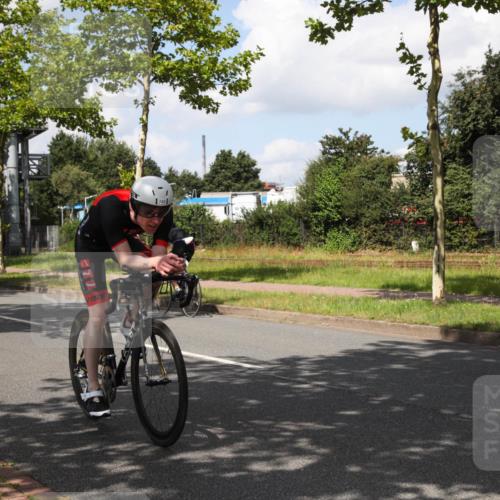 10.08.2025 - GEWOBA Citytriathlon Bremen Yannick Fuchs http://msf.ph/oto/8563607 10.08.2025 12:38:44 Radfahren 555, 634, 662, 720, 740, 762, 772, 797, 892, 940, 1019 meine-sportfotos.de