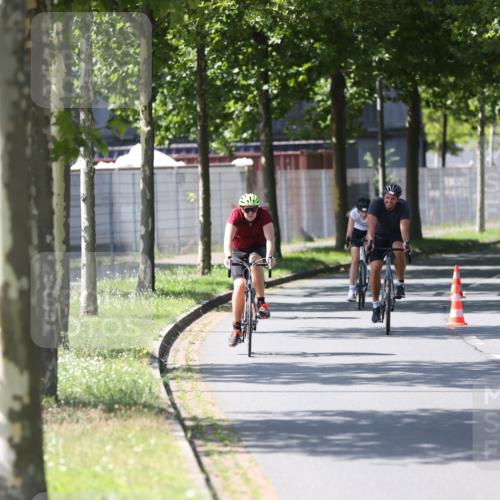 10.08.2025 - GEWOBA Citytriathlon Bremen Yannick Fuchs http://msf.ph/oto/8563608 10.08.2025 14:37:08 Radfahren 57, 78, 106, 121, 164, 201, 239, 240, 256, 257, 263, 512 meine-sportfotos.de