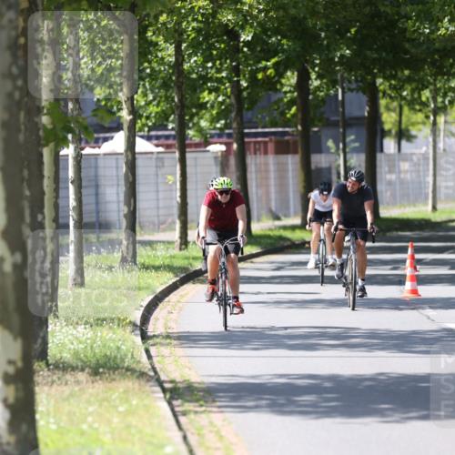 10.08.2025 - GEWOBA Citytriathlon Bremen Yannick Fuchs http://msf.ph/oto/8563611 10.08.2025 14:37:08 Radfahren 57, 78, 106, 121, 164, 201, 239, 240, 256, 257, 263, 512 meine-sportfotos.de