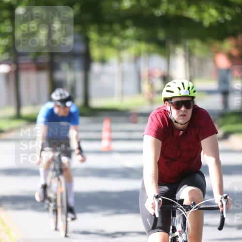 10.08.2025 - GEWOBA Citytriathlon Bremen Yannick Fuchs http://msf.ph/oto/8563636 10.08.2025 14:37:11 Radfahren 57, 78, 106, 121, 164, 201, 240, 256, 257, 512 meine-sportfotos.de