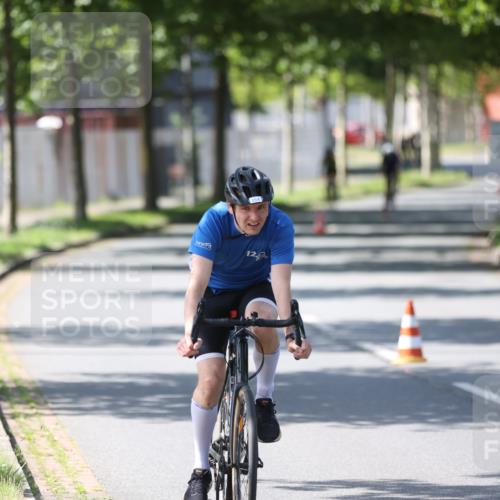 10.08.2025 - GEWOBA Citytriathlon Bremen Yannick Fuchs http://msf.ph/oto/8563638 10.08.2025 14:37:12 Radfahren 57, 78, 106, 121, 164, 201, 240, 256, 257, 512 meine-sportfotos.de