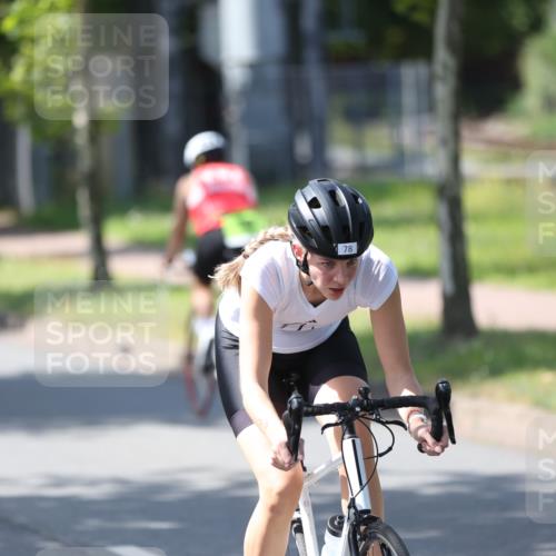 10.08.2025 - GEWOBA Citytriathlon Bremen Yannick Fuchs http://msf.ph/oto/8563643 10.08.2025 14:37:12 Radfahren 57, 78, 106, 121, 164, 201, 240, 256, 257, 512 meine-sportfotos.de
