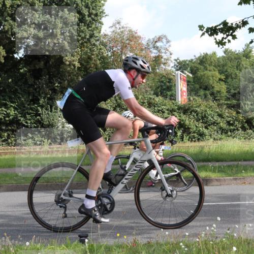 10.08.2025 - GEWOBA Citytriathlon Bremen Yannick Fuchs http://msf.ph/oto/8563647 10.08.2025 10:51:45 Radfahren 121, 241, 384, 483 meine-sportfotos.de