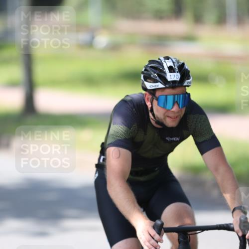 10.08.2025 - GEWOBA Citytriathlon Bremen Yannick Fuchs http://msf.ph/oto/8563652 10.08.2025 14:37:47 Radfahren 4, 63, 75, 116, 170, 191, 290, 528 meine-sportfotos.de