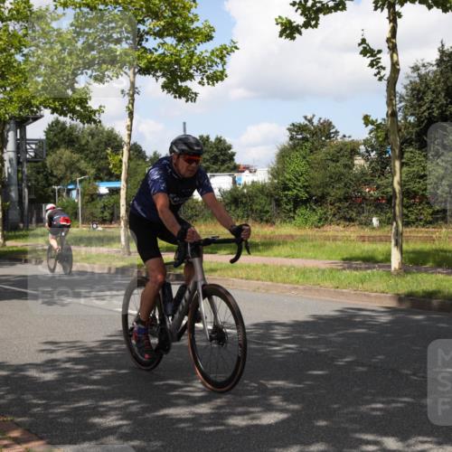 10.08.2025 - GEWOBA Citytriathlon Bremen Yannick Fuchs http://msf.ph/oto/8563660 10.08.2025 12:39:10 Radfahren 658, 696, 709, 729, 900, 969, 978, 1006 meine-sportfotos.de