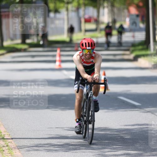 10.08.2025 - GEWOBA Citytriathlon Bremen Yannick Fuchs http://msf.ph/oto/8563663 10.08.2025 14:37:51 Radfahren 4, 63, 75, 116, 170, 191, 528 meine-sportfotos.de