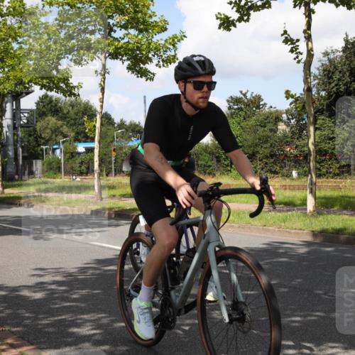 10.08.2025 - GEWOBA Citytriathlon Bremen Yannick Fuchs http://msf.ph/oto/8563665 10.08.2025 12:39:12 Radfahren 658, 696, 709, 729, 758, 900, 969, 978, 1006 meine-sportfotos.de