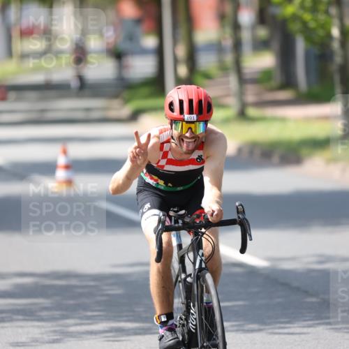 10.08.2025 - GEWOBA Citytriathlon Bremen Yannick Fuchs http://msf.ph/oto/8563666 10.08.2025 14:37:52 Radfahren 4, 63, 75, 170, 191, 528 meine-sportfotos.de