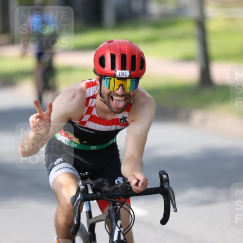 10.08.2025 - GEWOBA Citytriathlon Bremen Yannick Fuchs http://msf.ph/oto/8563672 10.08.2025 14:37:52 Radfahren 4, 63, 75, 170, 191, 528 meine-sportfotos.de