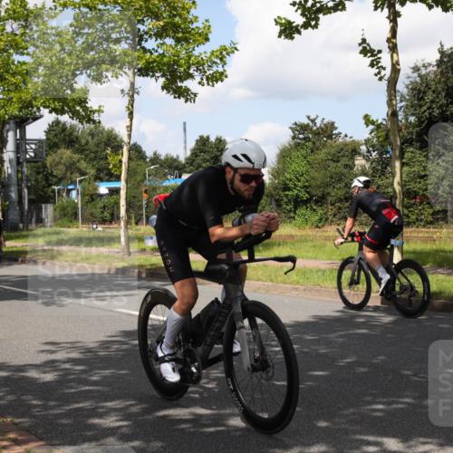 10.08.2025 - GEWOBA Citytriathlon Bremen Yannick Fuchs http://msf.ph/oto/8563673 10.08.2025 12:39:14 Radfahren 658, 696, 709, 729, 758, 900, 969, 1006 meine-sportfotos.de