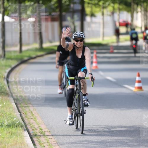 10.08.2025 - GEWOBA Citytriathlon Bremen Yannick Fuchs http://msf.ph/oto/8563679 10.08.2025 14:37:59 Radfahren 30, 75, 147, 152, 170, 191, 528 meine-sportfotos.de