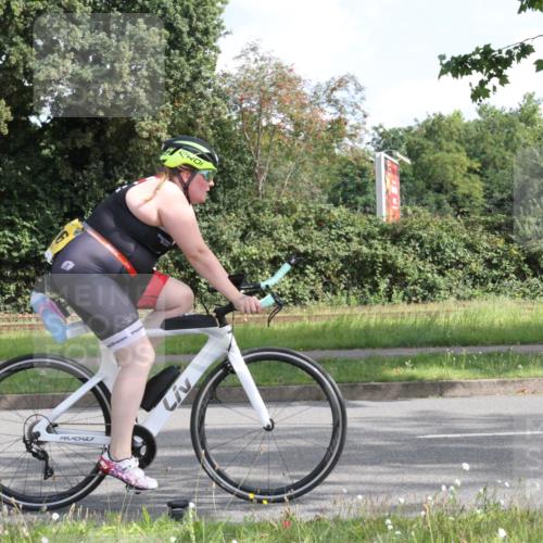 10.08.2025 - GEWOBA Citytriathlon Bremen Yannick Fuchs http://msf.ph/oto/8563687 10.08.2025 10:52:02 Radfahren 71, 121, 476 meine-sportfotos.de