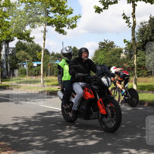 10.08.2025 - GEWOBA Citytriathlon Bremen Yannick Fuchs http://msf.ph/oto/8563692 10.08.2025 12:39:22 Radfahren 696, 709, 729, 758, 795, 869, 900, 1006 meine-sportfotos.de
