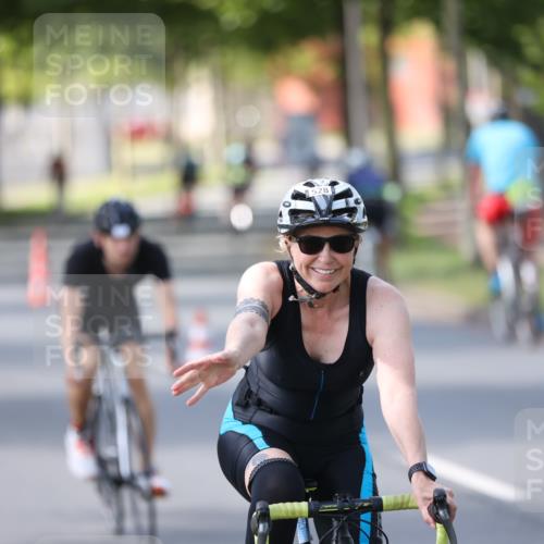 10.08.2025 - GEWOBA Citytriathlon Bremen Yannick Fuchs http://msf.ph/oto/8563693 10.08.2025 14:38:00 Radfahren 30, 75, 147, 152, 191, 528 meine-sportfotos.de