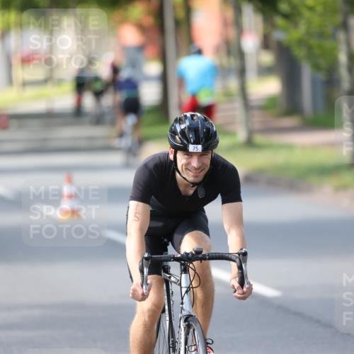 10.08.2025 - GEWOBA Citytriathlon Bremen Yannick Fuchs http://msf.ph/oto/8563697 10.08.2025 14:38:01 Radfahren 30, 75, 81, 147, 152, 191, 528 meine-sportfotos.de