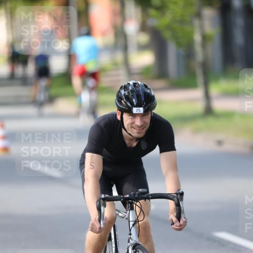 10.08.2025 - GEWOBA Citytriathlon Bremen Yannick Fuchs http://msf.ph/oto/8563699 10.08.2025 14:38:01 Radfahren 30, 75, 81, 147, 152, 191, 528 meine-sportfotos.de