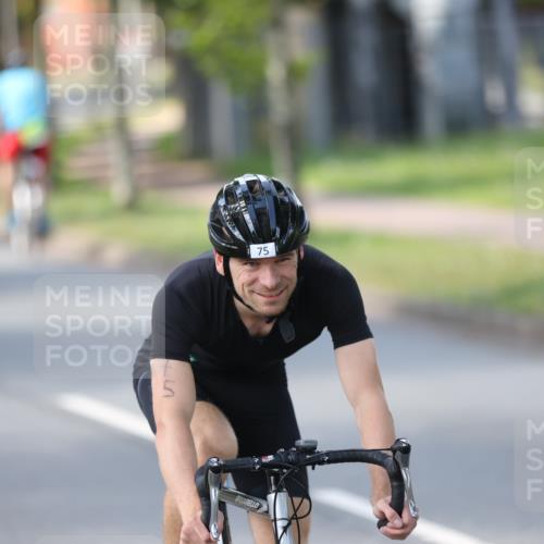 10.08.2025 - GEWOBA Citytriathlon Bremen Yannick Fuchs http://msf.ph/oto/8563701 10.08.2025 14:38:01 Radfahren 30, 75, 81, 147, 152, 191, 528 meine-sportfotos.de