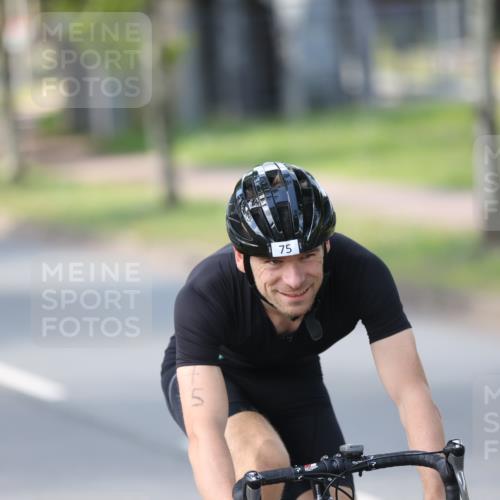 10.08.2025 - GEWOBA Citytriathlon Bremen Yannick Fuchs http://msf.ph/oto/8563703 10.08.2025 14:38:02 Radfahren 30, 75, 81, 147, 152, 191, 528 meine-sportfotos.de