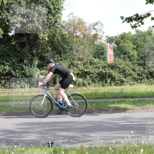 10.08.2025 - GEWOBA Citytriathlon Bremen Yannick Fuchs http://msf.ph/oto/8563704 10.08.2025 10:52:11 Radfahren 71, 137, 349, 390, 392, 394, 476, 479 meine-sportfotos.de