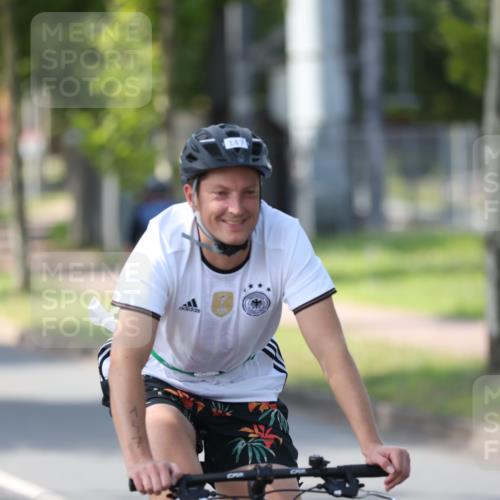 10.08.2025 - GEWOBA Citytriathlon Bremen Yannick Fuchs http://msf.ph/oto/8563719 10.08.2025 14:38:07 Radfahren 30, 54, 75, 81, 147, 152, 528 meine-sportfotos.de