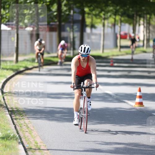 10.08.2025 - GEWOBA Citytriathlon Bremen Yannick Fuchs http://msf.ph/oto/8563726 10.08.2025 14:38:08 Radfahren 30, 54, 75, 81, 147, 152, 528 meine-sportfotos.de