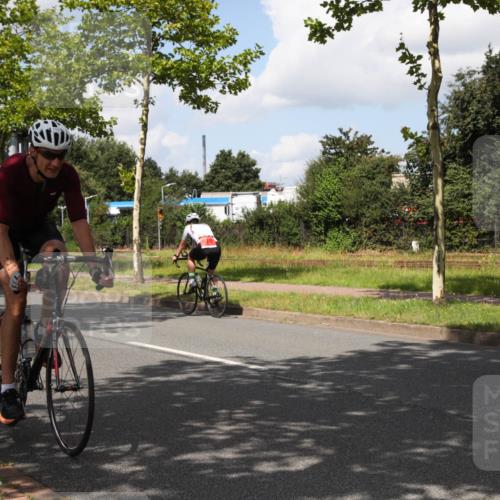 10.08.2025 - GEWOBA Citytriathlon Bremen Yannick Fuchs http://msf.ph/oto/8563727 10.08.2025 12:39:34 Radfahren 572, 758, 795, 813, 869 meine-sportfotos.de