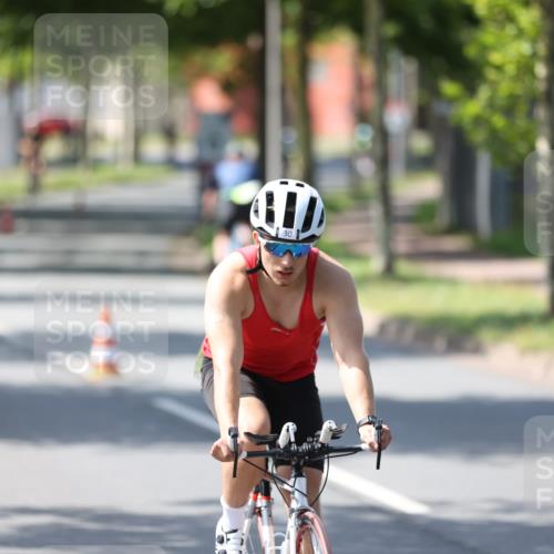 10.08.2025 - GEWOBA Citytriathlon Bremen Yannick Fuchs http://msf.ph/oto/8563735 10.08.2025 14:38:09 Radfahren 30, 54, 75, 81, 147, 152 meine-sportfotos.de