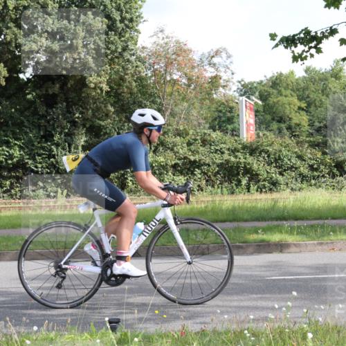 10.08.2025 - GEWOBA Citytriathlon Bremen Yannick Fuchs http://msf.ph/oto/8563740 10.08.2025 10:52:17 Radfahren 137, 349, 355, 390, 392, 394, 479 meine-sportfotos.de