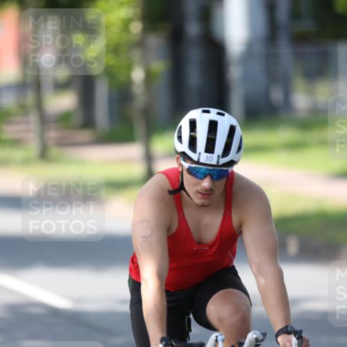10.08.2025 - GEWOBA Citytriathlon Bremen Yannick Fuchs http://msf.ph/oto/8563742 10.08.2025 14:38:10 Radfahren 30, 54, 75, 81, 147, 152 meine-sportfotos.de