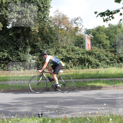 10.08.2025 - GEWOBA Citytriathlon Bremen Yannick Fuchs http://msf.ph/oto/8563758 10.08.2025 10:52:20 Radfahren 137, 349, 354, 355, 390, 392, 394, 479 meine-sportfotos.de