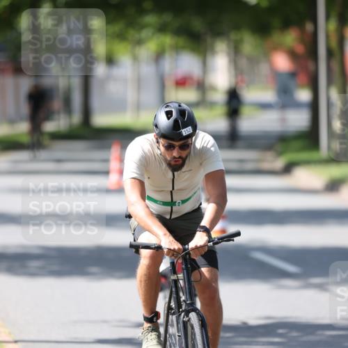 10.08.2025 - GEWOBA Citytriathlon Bremen Yannick Fuchs http://msf.ph/oto/8563761 10.08.2025 14:38:14 Radfahren 30, 54, 81, 147, 152, 162 meine-sportfotos.de