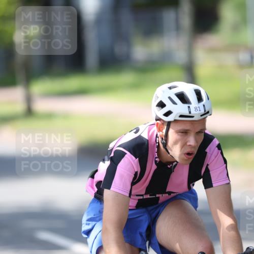 10.08.2025 - GEWOBA Citytriathlon Bremen Yannick Fuchs http://msf.ph/oto/8563771 10.08.2025 14:38:16 Radfahren 30, 54, 81, 147, 152, 162, 295 meine-sportfotos.de