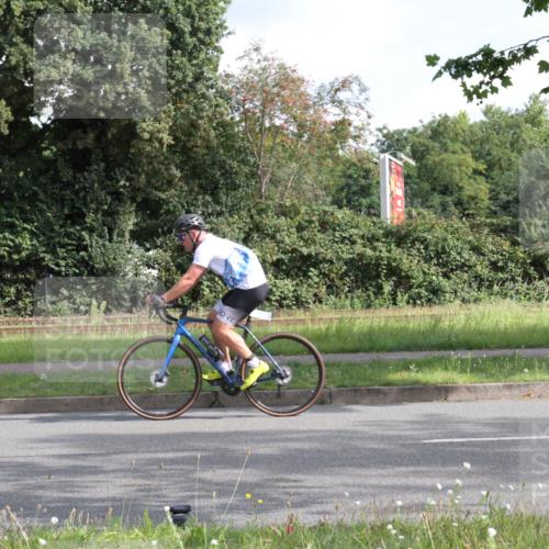 10.08.2025 - GEWOBA Citytriathlon Bremen Yannick Fuchs http://msf.ph/oto/8563786 10.08.2025 10:52:24 Radfahren 137, 349, 354, 355, 390, 392, 394, 479, 491, 504 meine-sportfotos.de