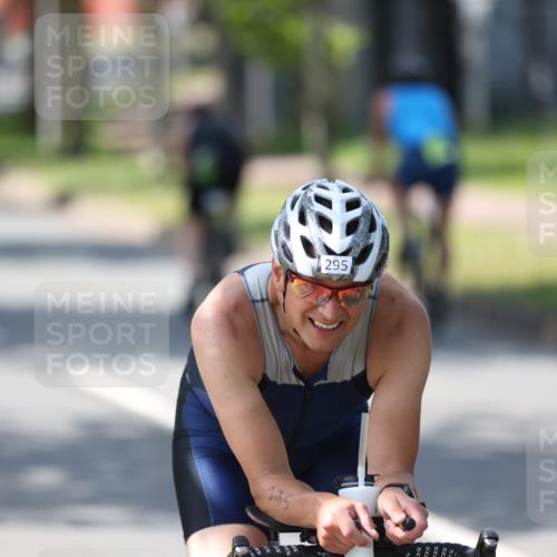 10.08.2025 - GEWOBA Citytriathlon Bremen Yannick Fuchs http://msf.ph/oto/8563795 10.08.2025 14:38:30 Radfahren 50, 51, 162, 195, 295, 312 meine-sportfotos.de