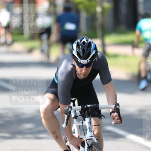 10.08.2025 - GEWOBA Citytriathlon Bremen Yannick Fuchs http://msf.ph/oto/8563797 10.08.2025 14:38:35 Radfahren 50, 51, 162, 195, 216, 238, 295, 312 meine-sportfotos.de